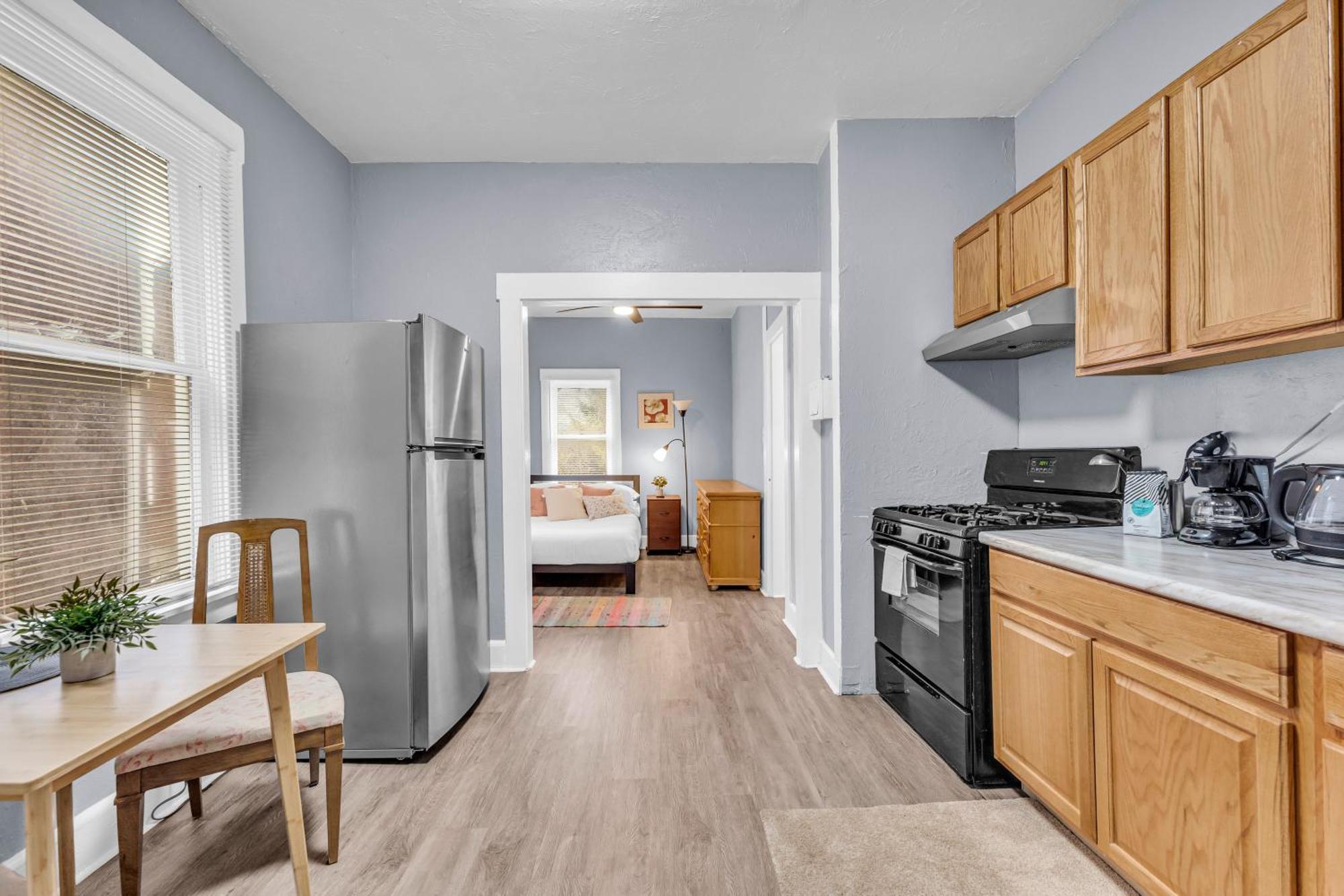Historic Cozy Haven In Little Italy Apartment Cleveland Exterior photo