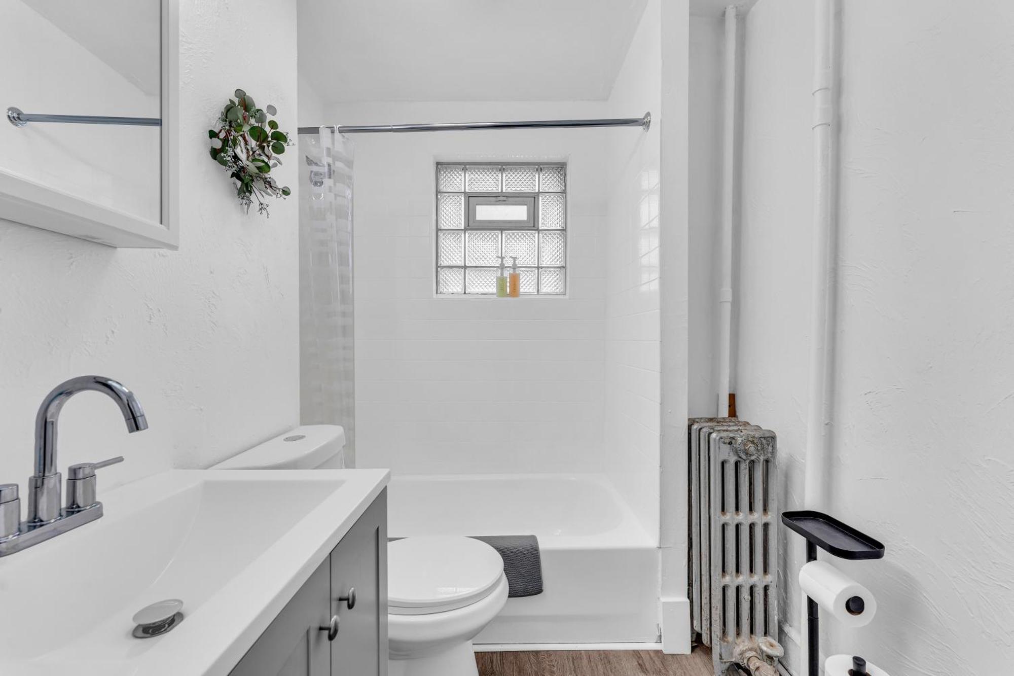 Historic Cozy Haven In Little Italy Apartment Cleveland Exterior photo