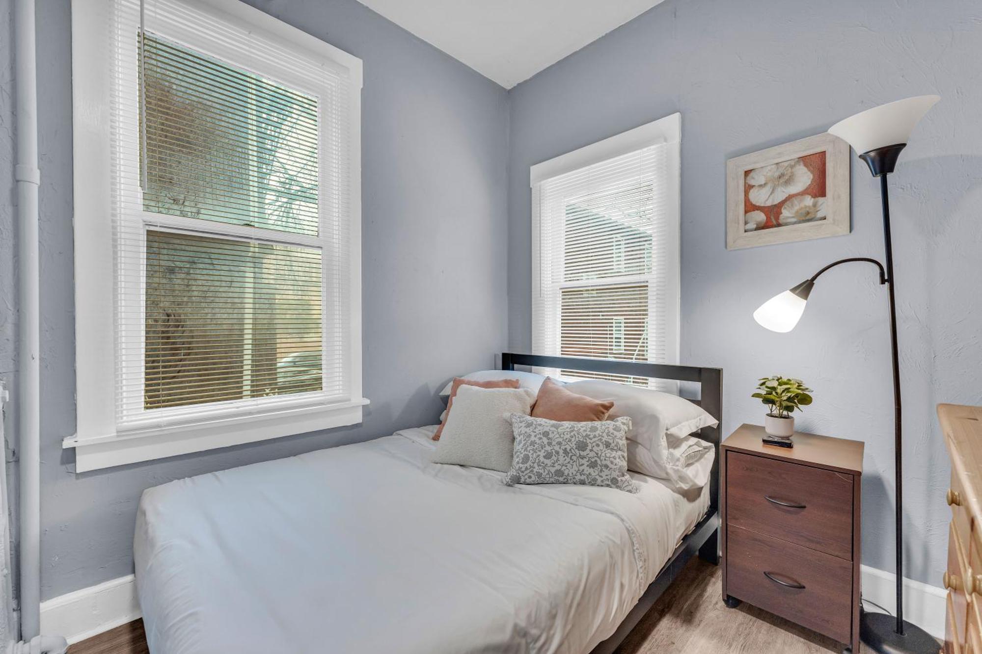 Historic Cozy Haven In Little Italy Apartment Cleveland Exterior photo